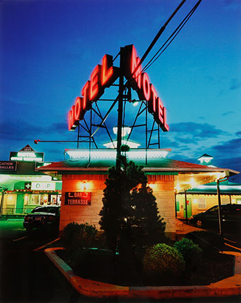 Motel Oscar, Longueuil, 2007 by Bertrand Carrière vendu pour $875