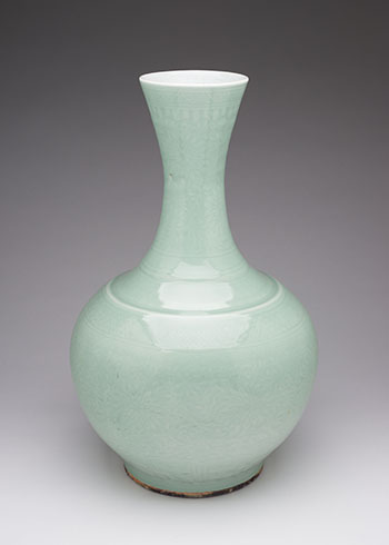 A Large Chinese Celadon Glazed 'Lotus' Vase, Qianlong Mark, 19th Century par  Chinese Art