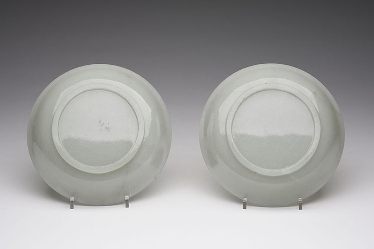 A Pair of Chinese White Jade Dishes, 18th/19th Century par Chinese Artist