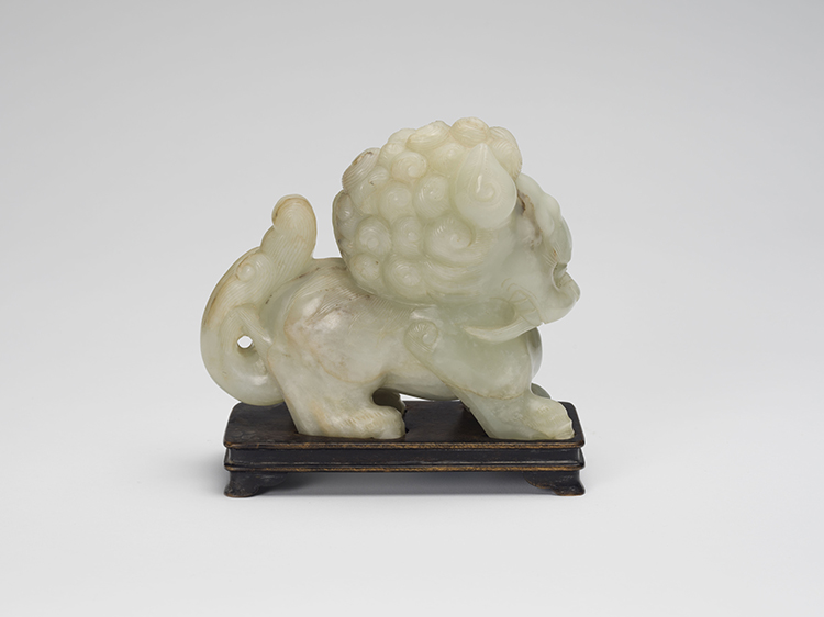 A Large Chinese Pale Celadon Jade Carved Fu-Lion, 17th Century par  Chinese Art