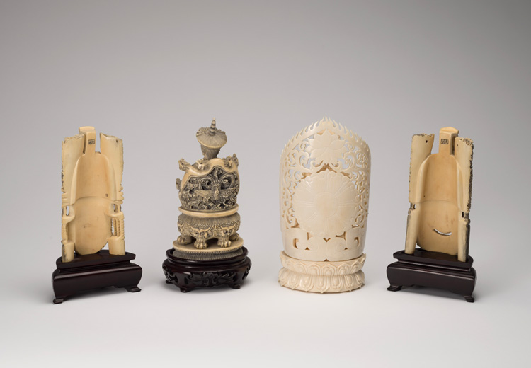 Four Chinese Ivory Carvings, Circa 1950 par  Chinese Art