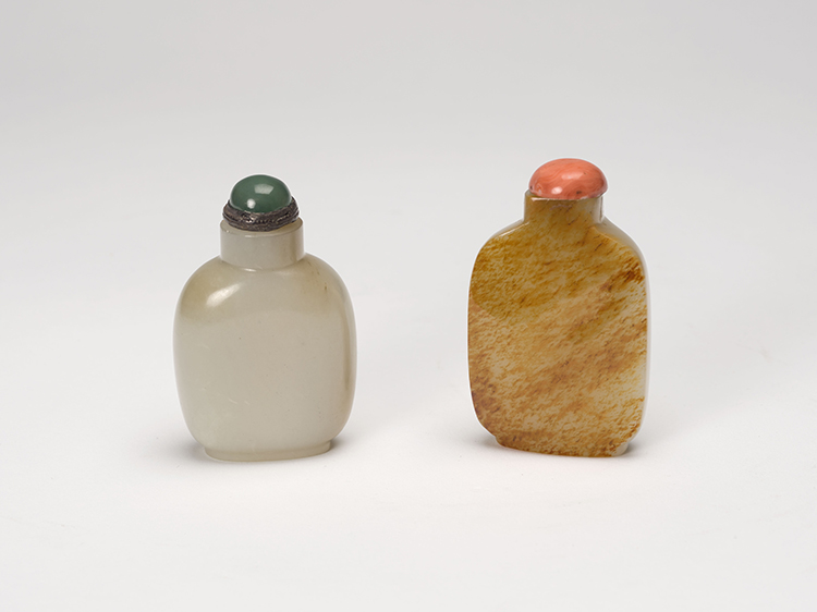 Two Chinese White Jade Snuff Bottles, 19th Century par  Chinese Art