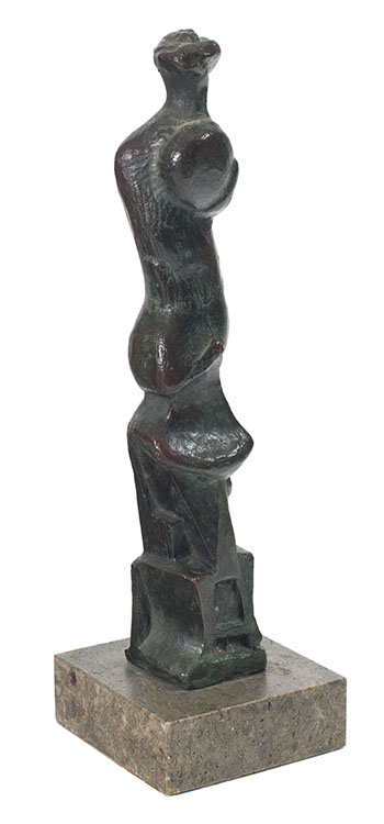 Upright Motive D by Henry  Moore vendu pour $37,250