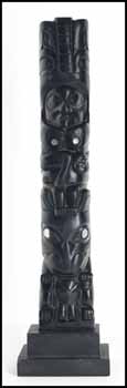 Early Totem Pole by Unidentified Haida Artist vendu pour $3,218