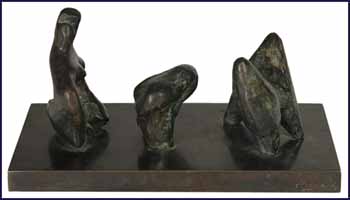 Three Piece Reclining Figure by Henry  Moore vendu pour $26,325