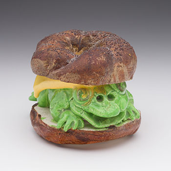 Frog Bagel by David James Gilhooly vendu pour $900