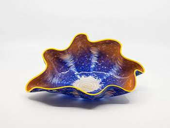Shell Shape Glass by Dale Chihuly vendu pour $5,000