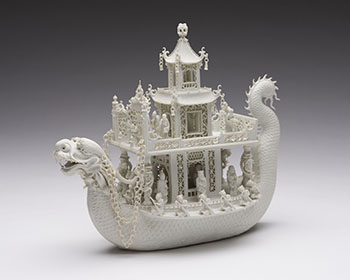 A Rare and Intricate Chinese Biscuit Porcelain Model of a Dragon Boat, Signed Chen Guozhi, mid 19th Century par  Chinese Art