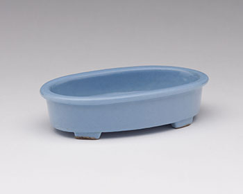 A Small Chinese Lavender Blue Brushwasher, Yongzheng Mark, Early 20th Century par  Chinese Art