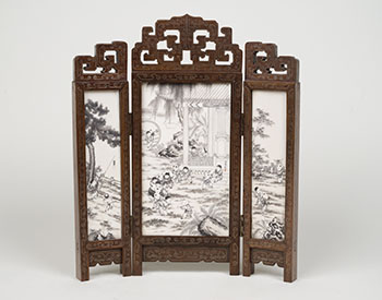 A Finely Inscribed Chinese Three-Piece Ivory Table Screen, Mid 20th Century par  Chinese Art