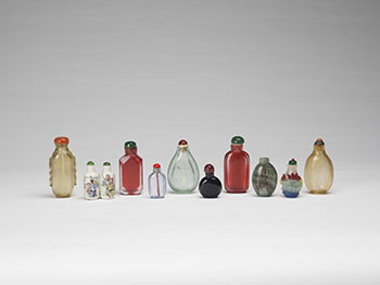 Five Chinese Glass Snuff Bottles, 19th Century par  Chinese Art