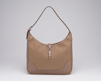 AN ETOUPE TOILE CHEVRON SWIFT TRIM 31 by  HERMÈS