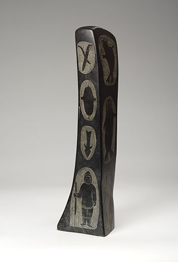 Obelisk with Incised Arctic Motifs par Attributed to Isa Aqiattusuk Smiler