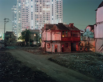 Neighbourhood Demolition, Zhoupu Lu par Greg Girard