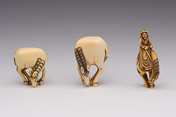 Three Japanese Ivory Netsuke of Horses, 19th Century par  Japanese Art