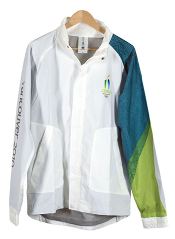 2010 Vancouver Olympic Games Torch Relay Uniform (#3026) par Hudson's Bay Company 