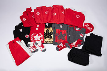 2019 Pan Am Games Clothing and Accessories (27 items) par Hudson's Bay Company 