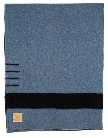 HBC Point Blanket, 4 point, Empire Blue (00071) by Hudson's Bay Company 