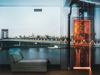 Camera Obscura: View of the Manhattan Bridge - April 30th / Afternoon 2010 par Abelardo Morell