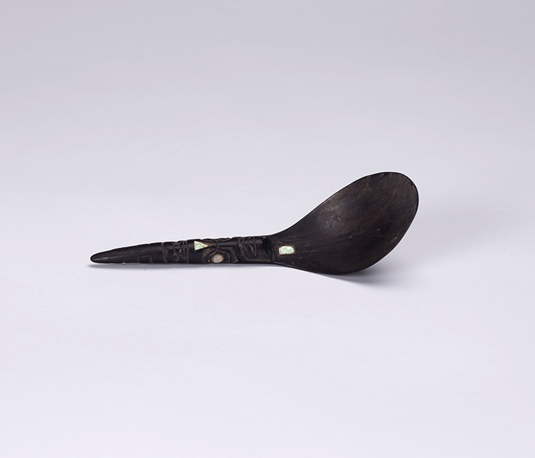 Horn Spoon par Unidentified Haida Artist