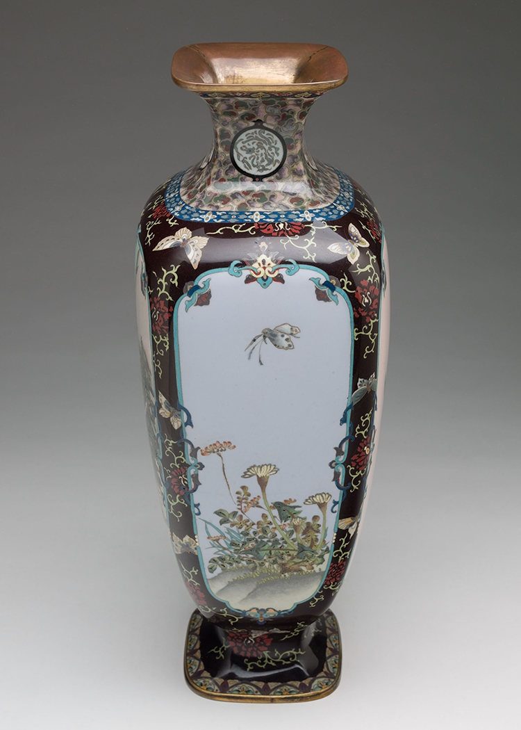 A Large Japanese Cloisonné Enamel 'Landscape' Vase, Early 20th Century par  Japanese Art