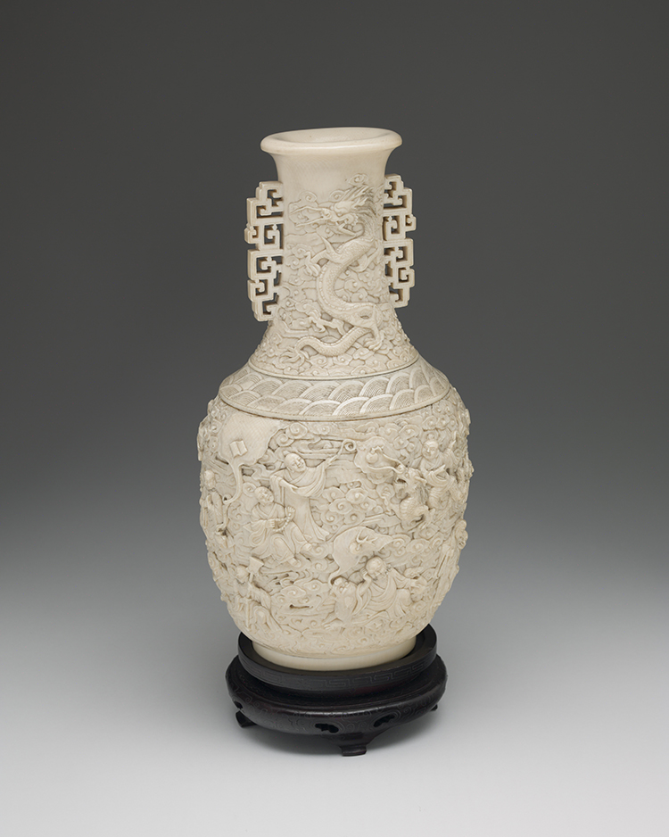 A Large Chinese Ivory Carved '18 Lohan' Vase, First Half 20th Century par  Chinese Art