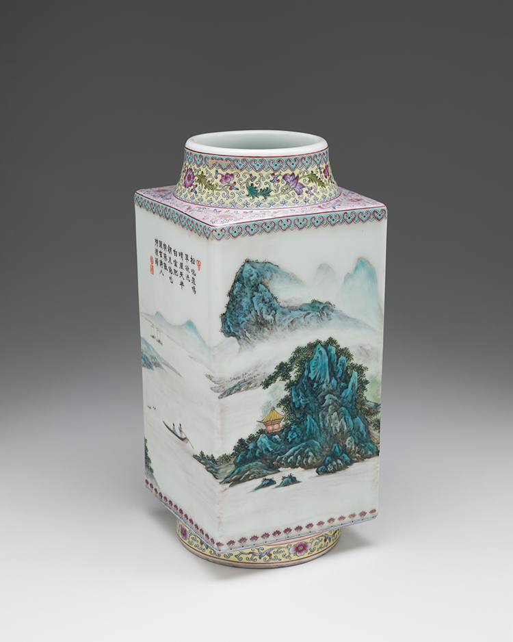 A Chinese Famille Rose 'Landscape' Vase, Qianlong Mark, Republican Period (1911-1949) par  Chinese Art