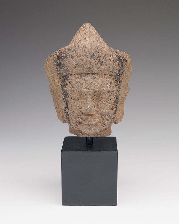 A Khmer-Style Sandstone Head of Vishnu, 20th Century par  Southeast Asian Art