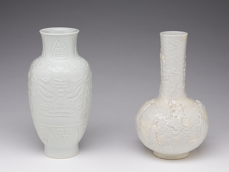 Two Chinese White Glazed Bottle Vases, 18th/19th Century par  Chinese Art