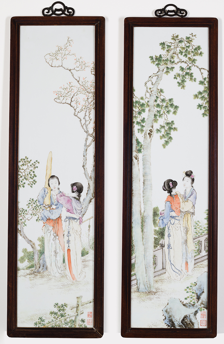 A Rare Pair of Famille Rose Porcelain Figural Panels, by Wang Qi, c. 1920 par  Chinese Art