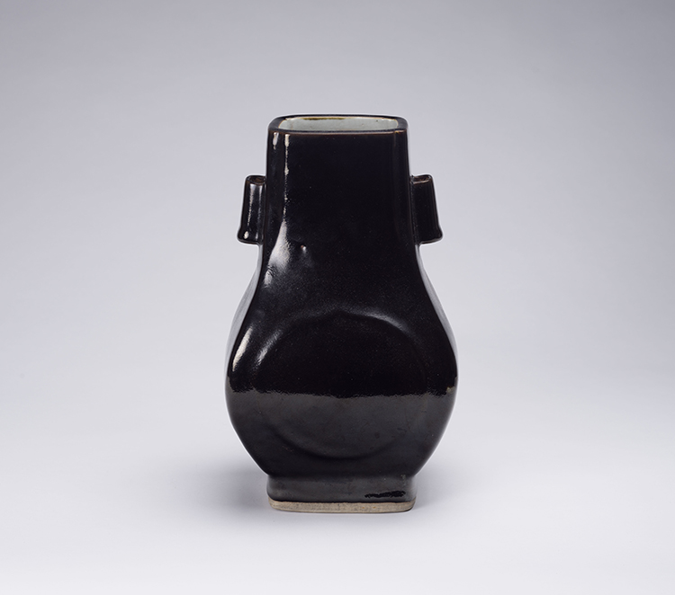 A Chinese Mirror Black Glazed Vase, Fanghu, Early 20th Century par  Chinese Art
