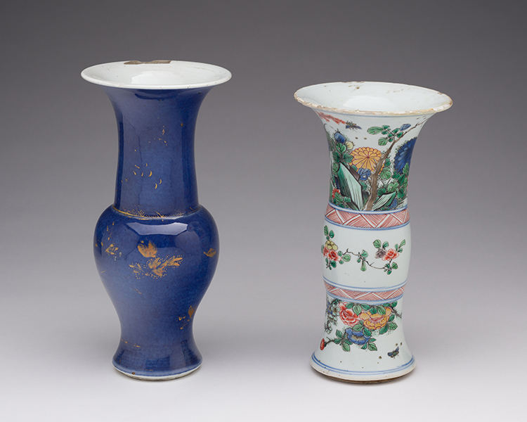 Two Chinese Porcelain Yenyen Vases, Kangxi Period (1664-1722) par Chinese Artist
