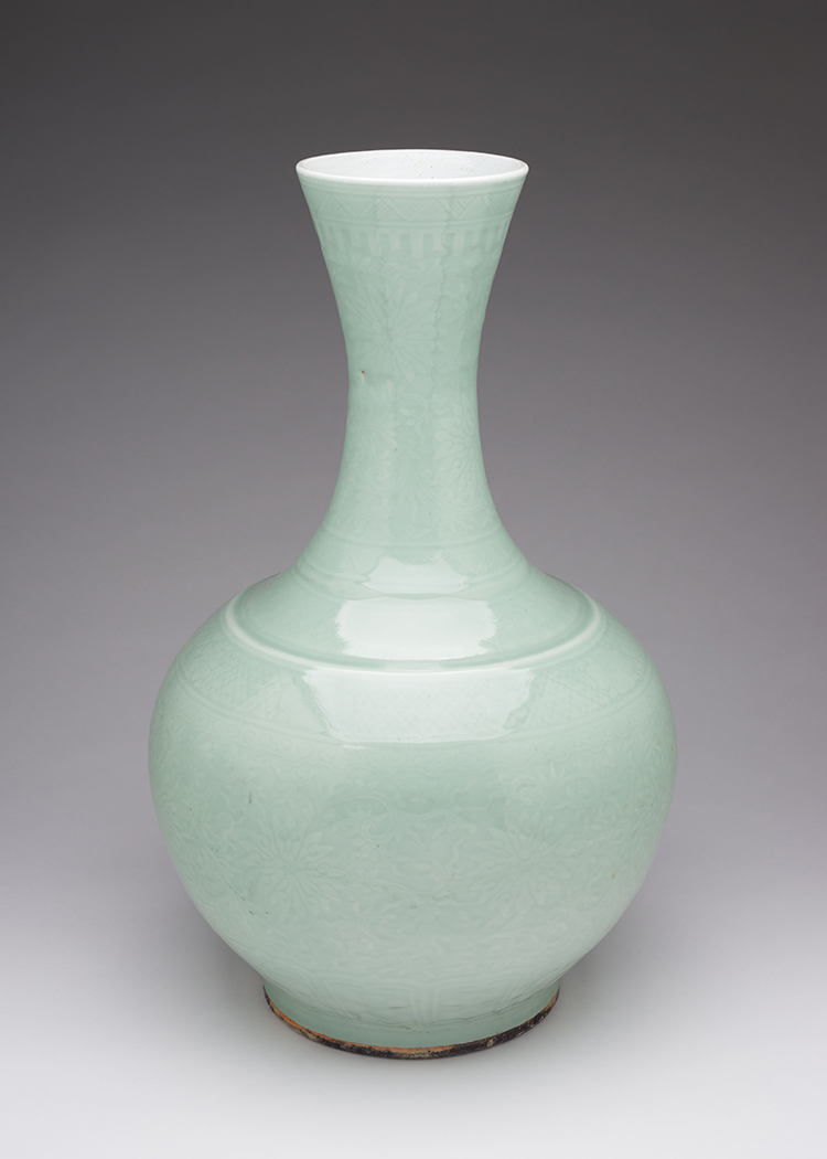 A Large Chinese Celadon Glazed 'Lotus' Vase, Qianlong Mark, 19th Century par  Chinese Art