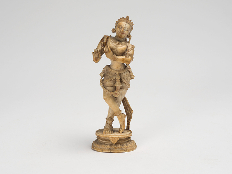 An Indian Ivory Carved Figure of Krishna, Late 19th Century par Indian Art