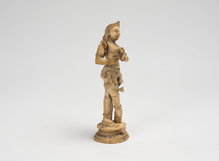 An Indian Ivory Carved Figure of Krishna, Late 19th Century par Indian Art