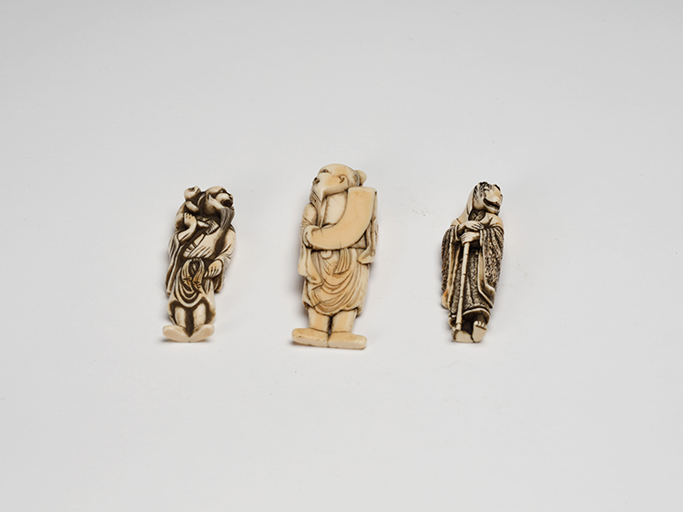 Three Japanese Ivory Carved Netsuke, 18th/19th Century par  Japanese Art