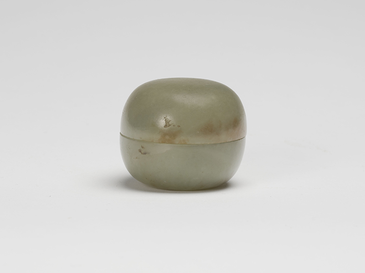 A Chinese Pale Celadon Carved Jade Box and Cover, Qing Dynasty par  Chinese Art