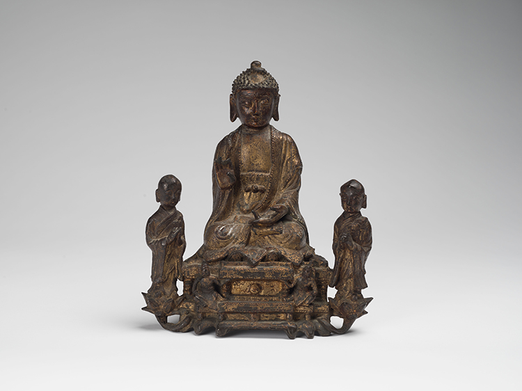 A Chinese Gilt Lacquer Bronze Buddha and Attendants Group, Ming Dynasty, 16th/17th Century par  Chinese Art