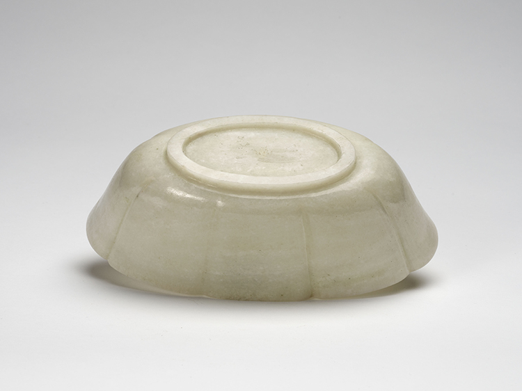 A Mottled Chinese White Jade Mughal-Style Bowl, Qing Dynasty par  Chinese Art
