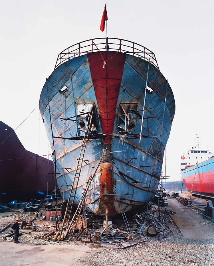 Shipyard #20, Qili Port, Zhejiang Province, China par Edward Burtynsky