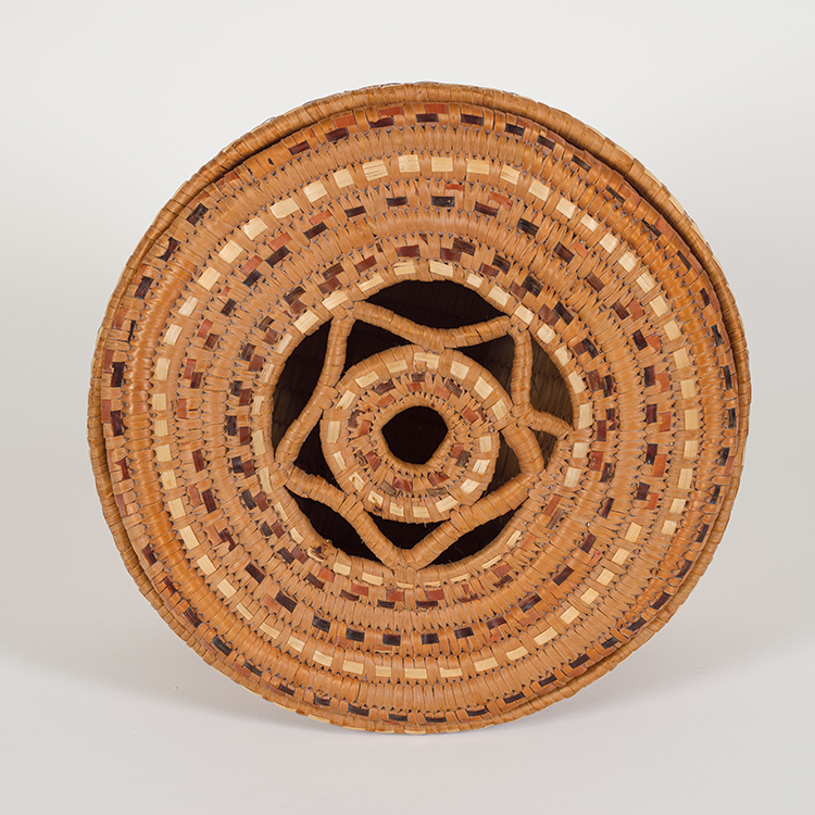 Salish Dome Lidded Basket par Unidentified Salish