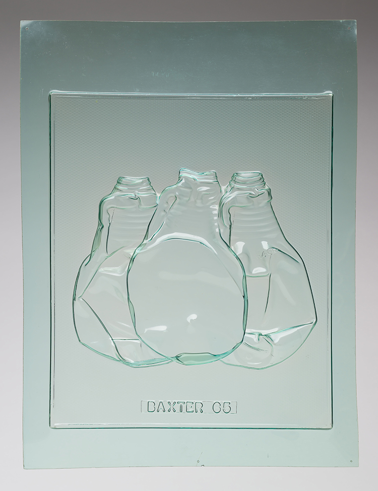 Clear Still Life - 3 Crushed Bottles par Iain Baxter