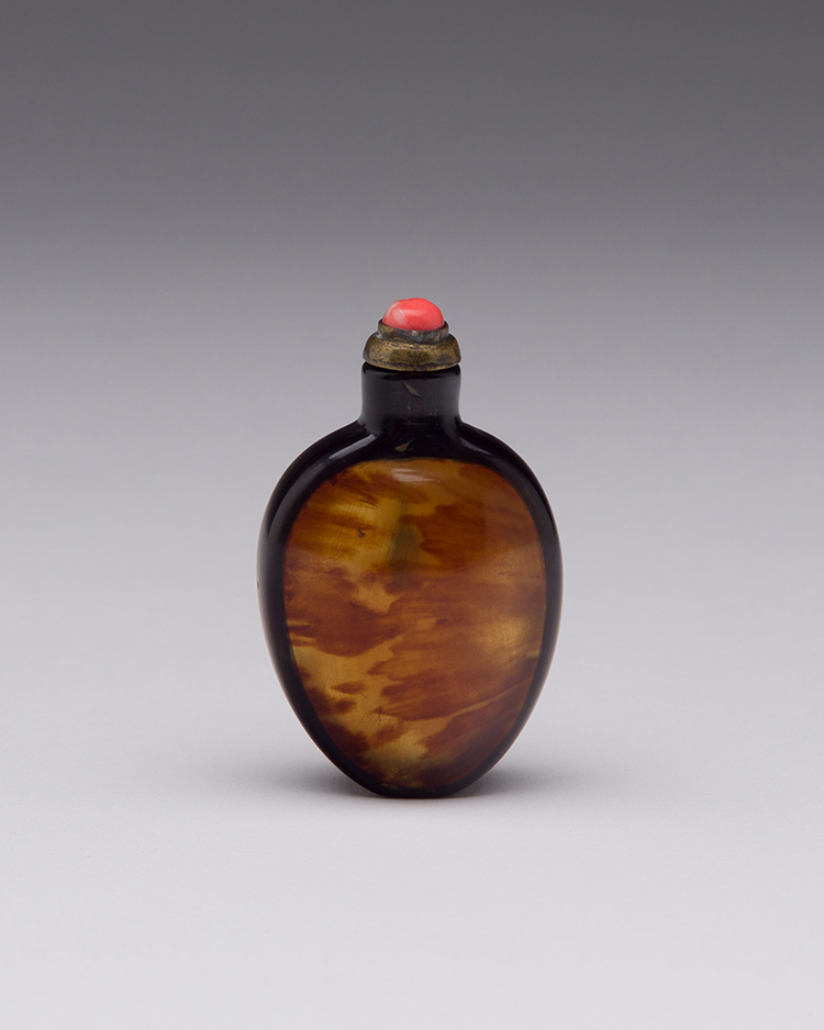 A Chinese Tortoiseshell Snuff Bottle, 18th to 19th Century par  Chinese Art