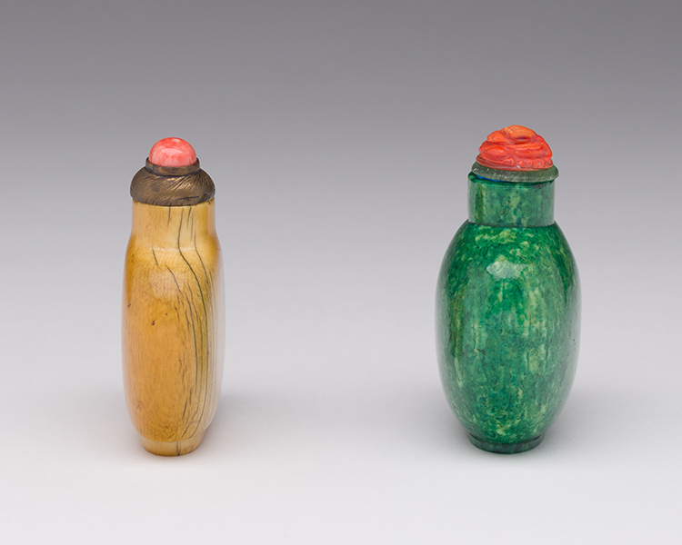 Two Chinese Ivory Snuff Bottles, 18th Century par  Chinese Art