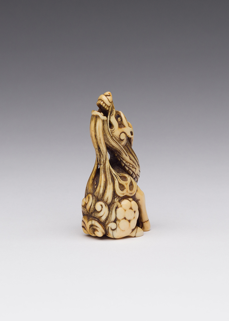 A Well-Carved Japanese Ivory Netsuke of a Kirin, Edo Period, 18th to 19th Century par  Japanese Art