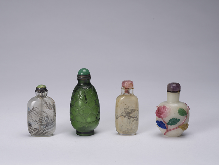  Group of Four Chinese Glass Snuff Bottles, 19th Century par  Chinese Art