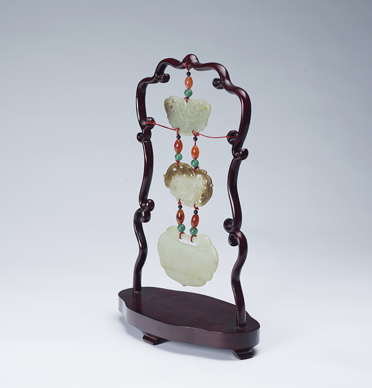 A Chinese Three-Piece Jade Pendant, Mid 20th Century par  Chinese Art