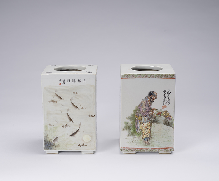 Two Chinese Famille Rose Faceted Brushpots, Mid 20th Century par  Chinese Art