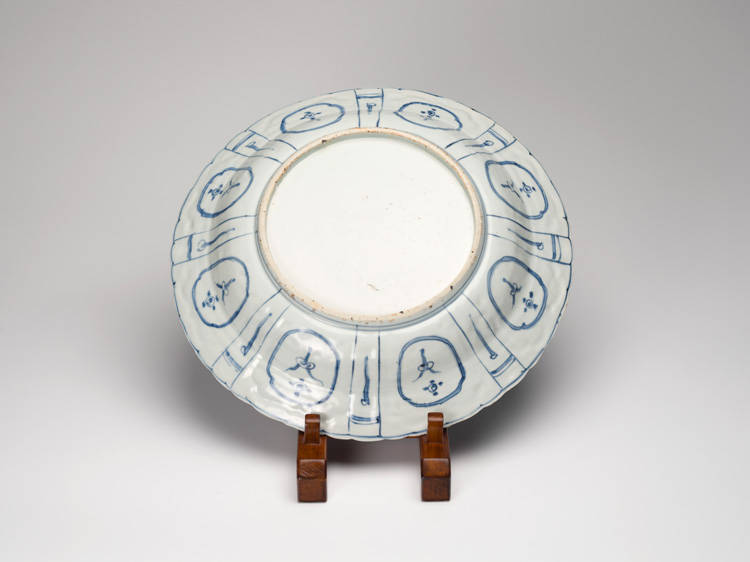 A Large Chinese Blue and White 'Floral and Fauna' Kraak Dish, Ming Dynasty, Wanli Period (1572-1620) by  Chinese Art