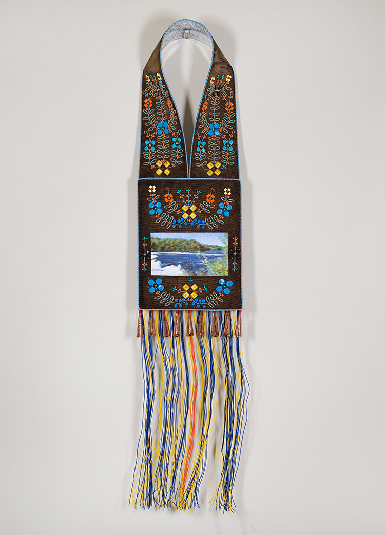 Bandolier for Tenagàdinozìbi (The River that Stops One's Journey) Gatineau River par Barry Ace